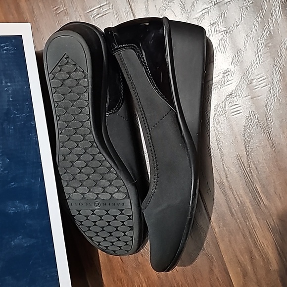 Black wedge - Picture 2 of 2